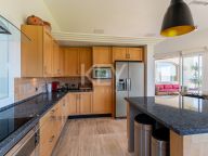 Villa for sale in Benahavis