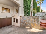 Villa Pareada en alquiler en La Alzambra, Nueva Andalucia