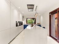 Villa Pareada en alquiler en La Alzambra, Nueva Andalucia