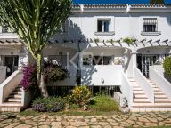 Town House for sale in Nueva Andalucia