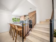 Town House for sale in Nueva Andalucia