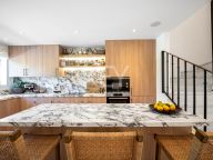 Town House for sale in Nueva Andalucia