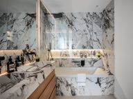 Town House for sale in Nueva Andalucia