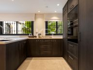 Apartment for sale in Coto Real, Marbella Golden Mile