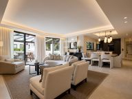 Apartment for sale in Coto Real, Marbella Golden Mile