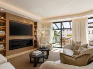 Apartment for sale in Coto Real, Marbella Golden Mile