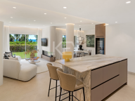 Apartment for sale in New Golden Mile, Estepona