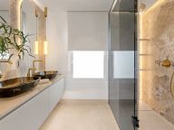 Apartment for sale in New Golden Mile, Estepona