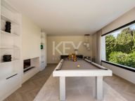 Villa for sale in Las Brisas, Nueva Andalucia