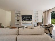 Villa for sale in Las Brisas, Nueva Andalucia