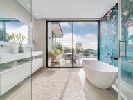 Villa for sale in Marbesa, Marbella East