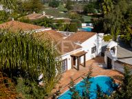 Villa for sale in Nueva Andalucia