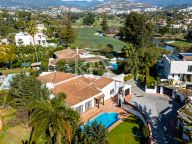 Villa for sale in Nueva Andalucia