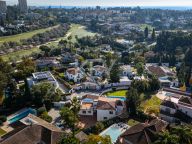 Villa for sale in Nueva Andalucia