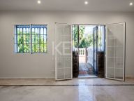 Villa for sale in Nueva Andalucia