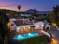Villa for sale in Nueva Andalucia