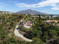 Villa for sale in La Quinta, Benahavis