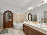 Villa for sale in El Madroñal, Benahavis