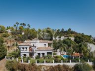 Villa for sale in El Madroñal, Benahavis