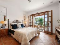 Villa for sale in El Madroñal, Benahavis