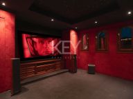 Villa for sale in El Madroñal, Benahavis