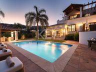 Villa for sale in El Madroñal, Benahavis