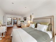 Villa for sale in El Madroñal, Benahavis