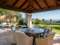Villa for sale in El Madroñal, Benahavis