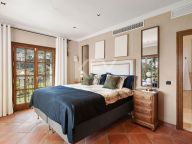 Villa for sale in El Madroñal, Benahavis