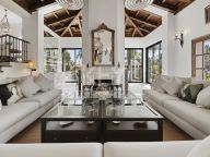 Villa for sale in El Madroñal, Benahavis