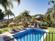 Villa for sale in El Madroñal, Benahavis