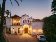 Villa for sale in El Madroñal, Benahavis