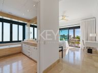 Villa for sale in Nueva Andalucia