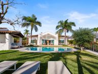 Villa for sale in Nueva Andalucia