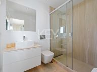 Villa for sale in Nueva Andalucia