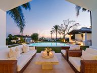 Villa for sale in Nueva Andalucia