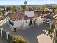 Villa for sale in Nueva Andalucia