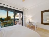 Villa for sale in Nueva Andalucia