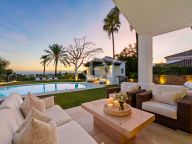 Villa for sale in Nueva Andalucia