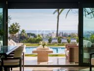 Villa for sale in Nueva Andalucia