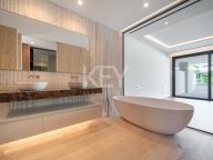 Вилла на продажу в Golden Mile, Золотая Миля