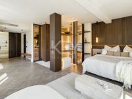 Villa for sale in Nueva Andalucia