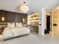 Villa for sale in Nueva Andalucia