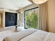 Villa for sale in Nueva Andalucia