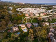 Villa for sale in Nueva Andalucia