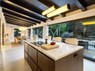 Villa for sale in Nueva Andalucia