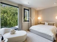 Villa for sale in Nueva Andalucia