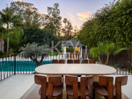 Villa for sale in Nueva Andalucia