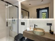 Villa for sale in Nueva Andalucia