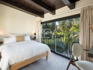 Villa for sale in Nueva Andalucia